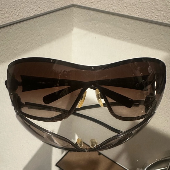 CHANEL Camellia Swarovski Crystal Sunglasses - Vintage - Picture 3 of 7